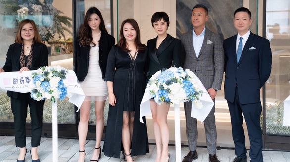 孙俪惊艳亮相，丽妍雅集rubis spa前滩太古里店开业剪彩