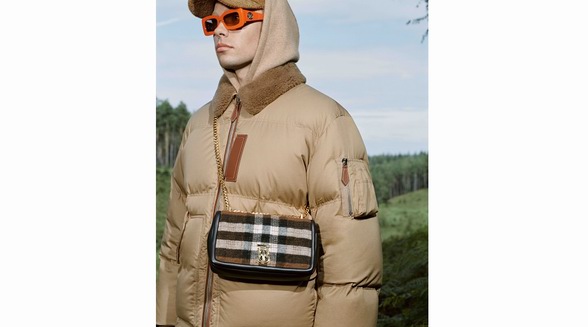 Burberry隆重推出全新广告大片「Burberry开拓新视界」